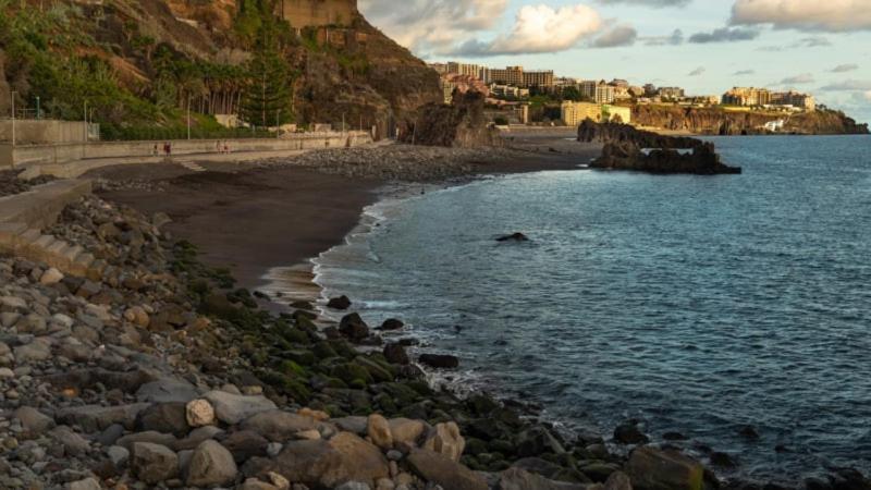 Tranquil Beachside Stay - Atlantic Gardens Beach Funchal  Exterior photo