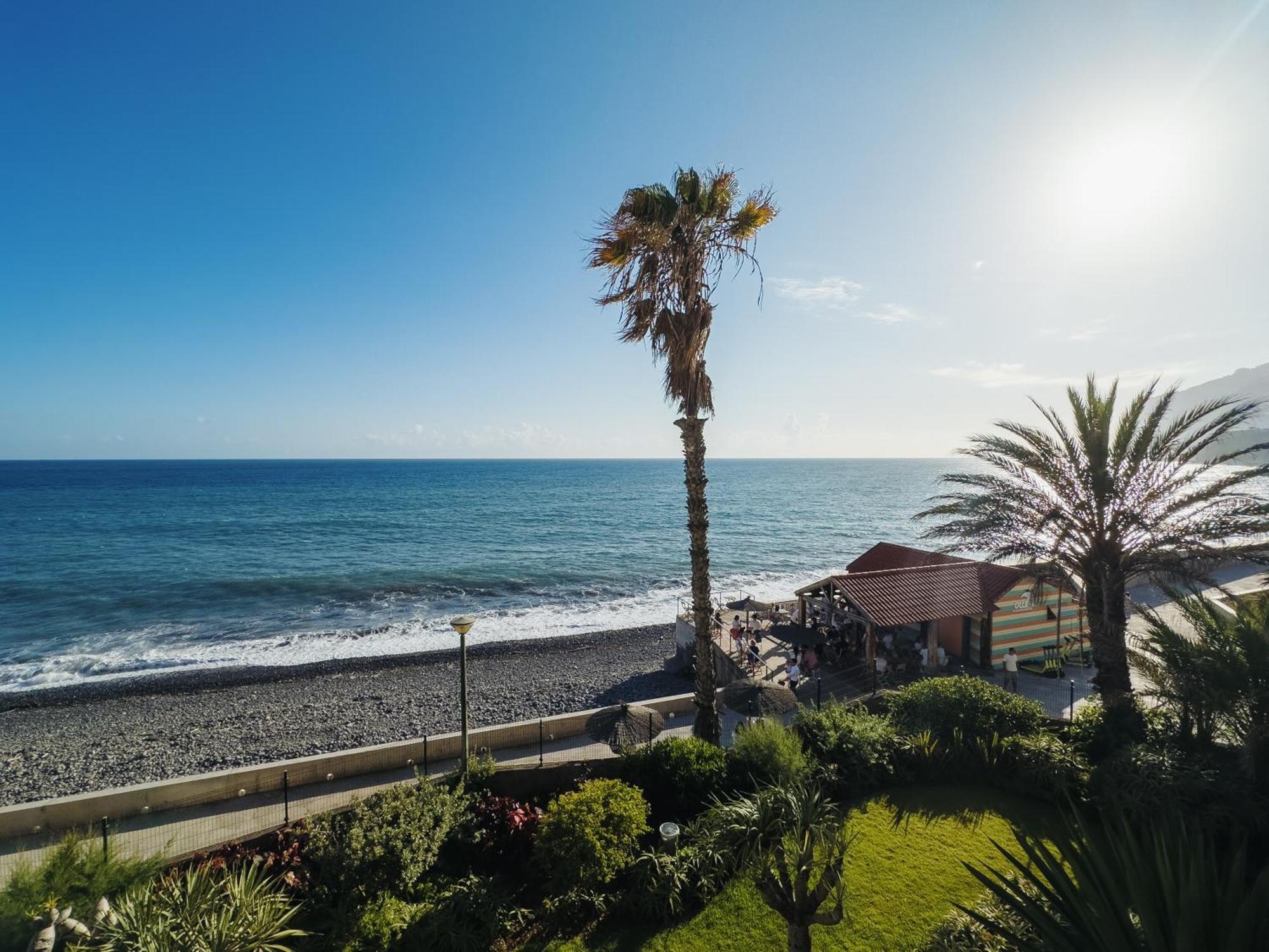 Tranquil Beachside Stay - Atlantic Gardens Beach Funchal  Exterior photo